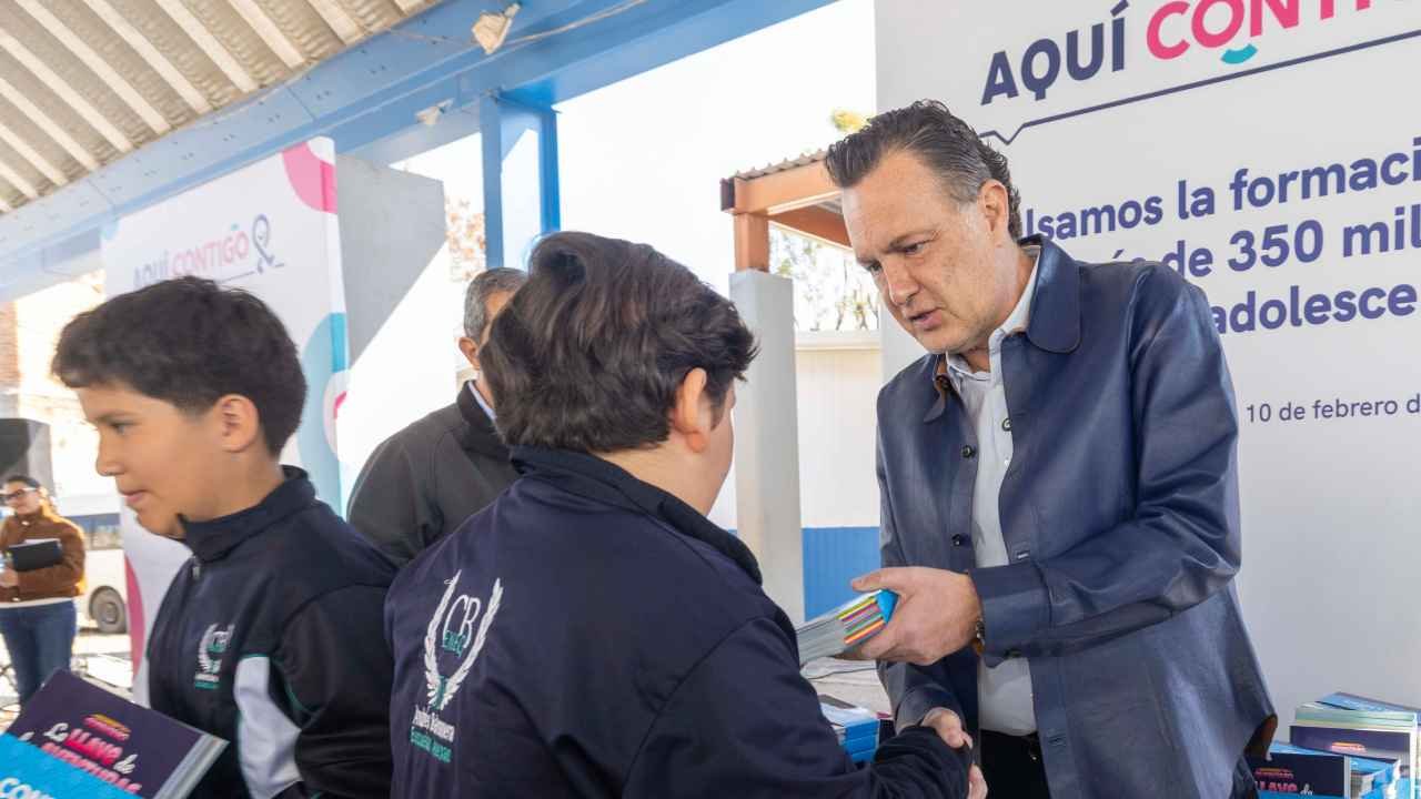 Fortalece Gobernador identidad queretana en estudiantes de educación básica