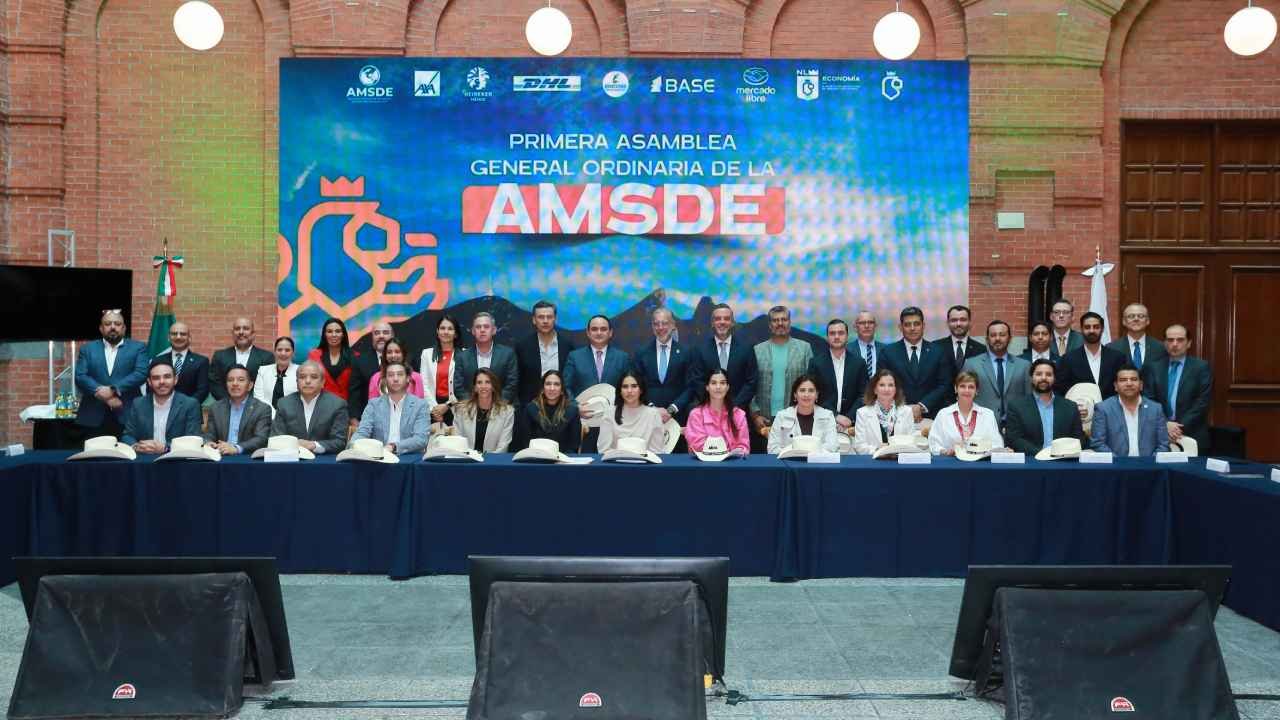 Preside Marco Del Prete asamblea de la AMSDE