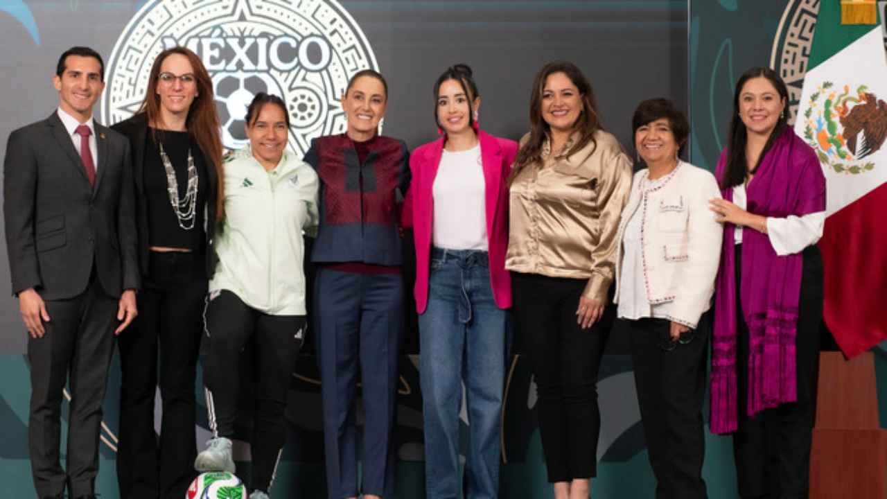 Presidenta presenta concurso Representa a México en la inauguración del Mundial para obsequiar el boleto 00001 a una joven de 16 a 25 años