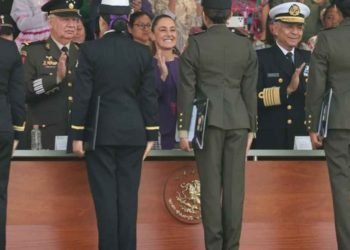 Presidenta conmemora Día Internacional de la Mujer en homenaje a las mujeres de las Fuerzas Armadas